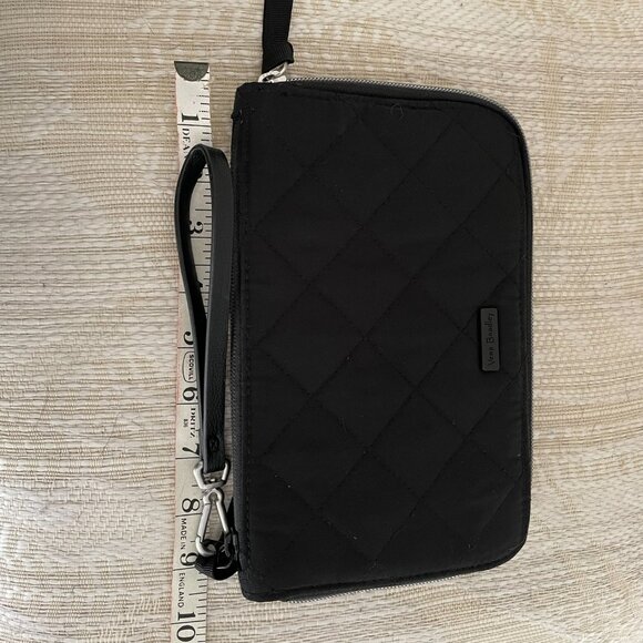 Vera Bradley wallet/wristlet in quilted black fabric - Picture 3 of 6